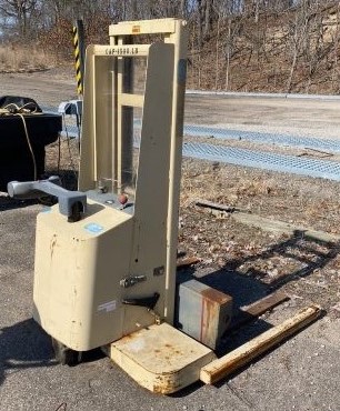 Crown WT Series Platform Pallet Truck